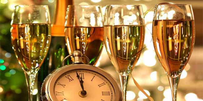 Бокалы шампанского на новый год