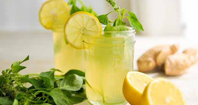 Два стакана имбирного лимонада